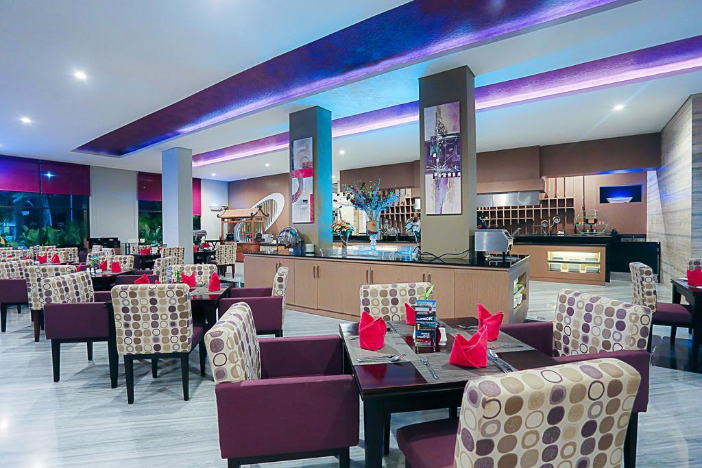 Mercure Palu Hotel Ngoại thất bức ảnh