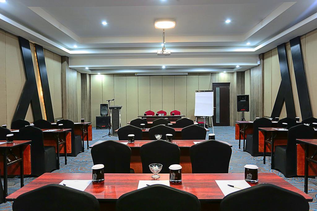 Mercure Palu Ngoại thất bức ảnh