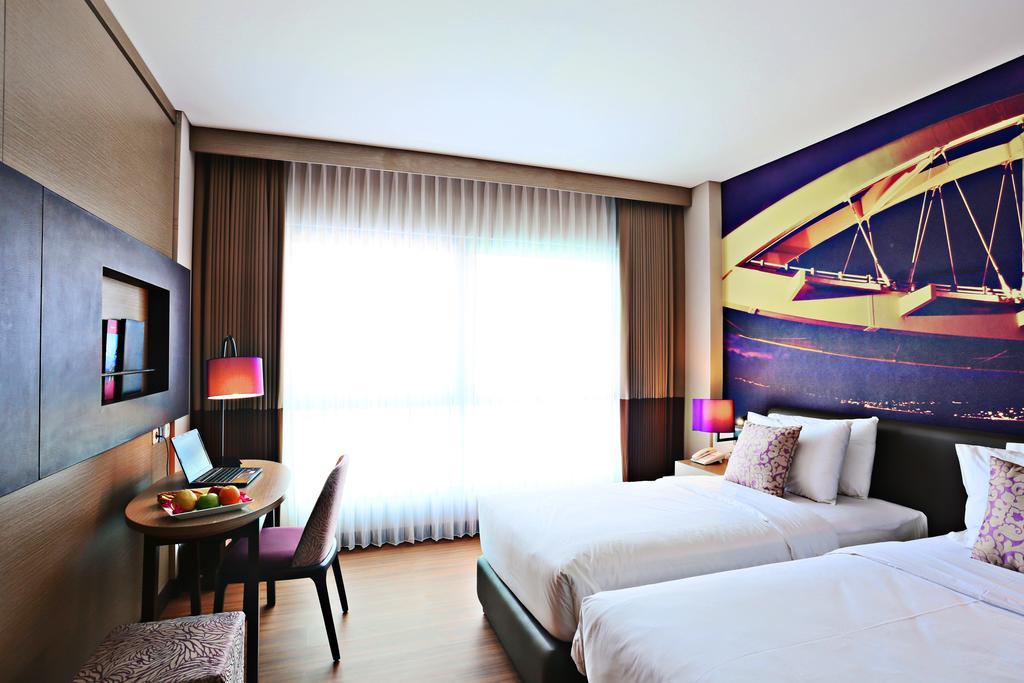 Mercure Palu Hotel Ngoại thất bức ảnh