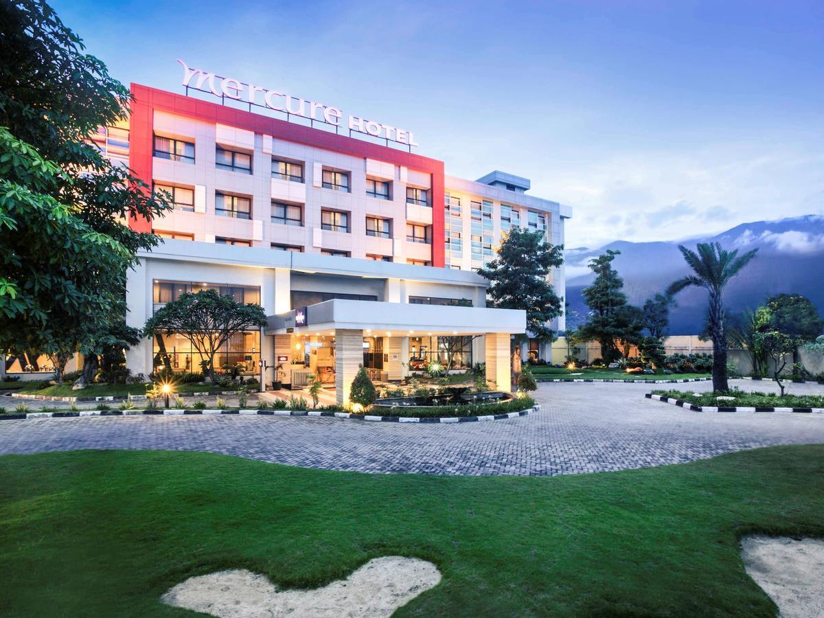 Mercure Palu Hotel Ngoại thất bức ảnh