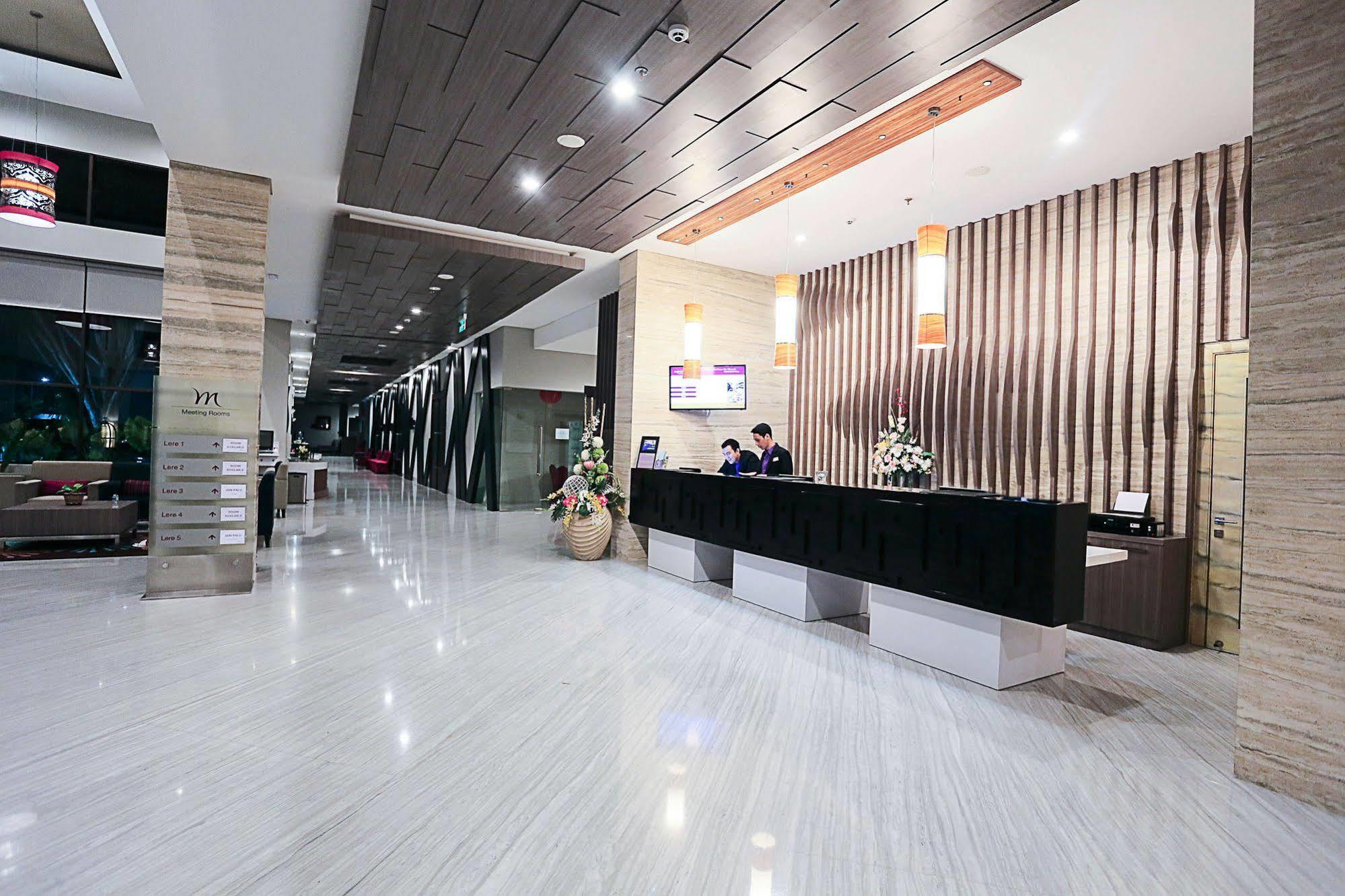 Mercure Palu Ngoại thất bức ảnh