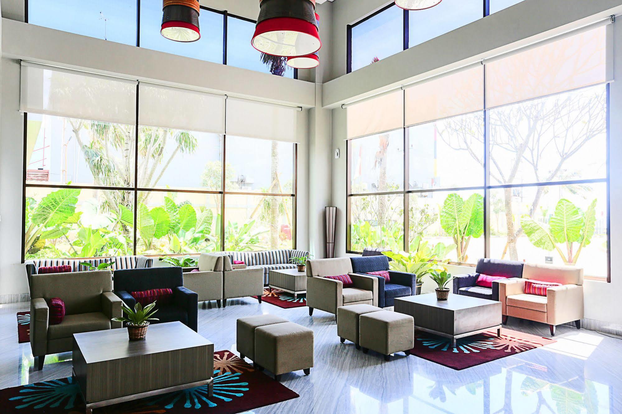 Mercure Palu Ngoại thất bức ảnh