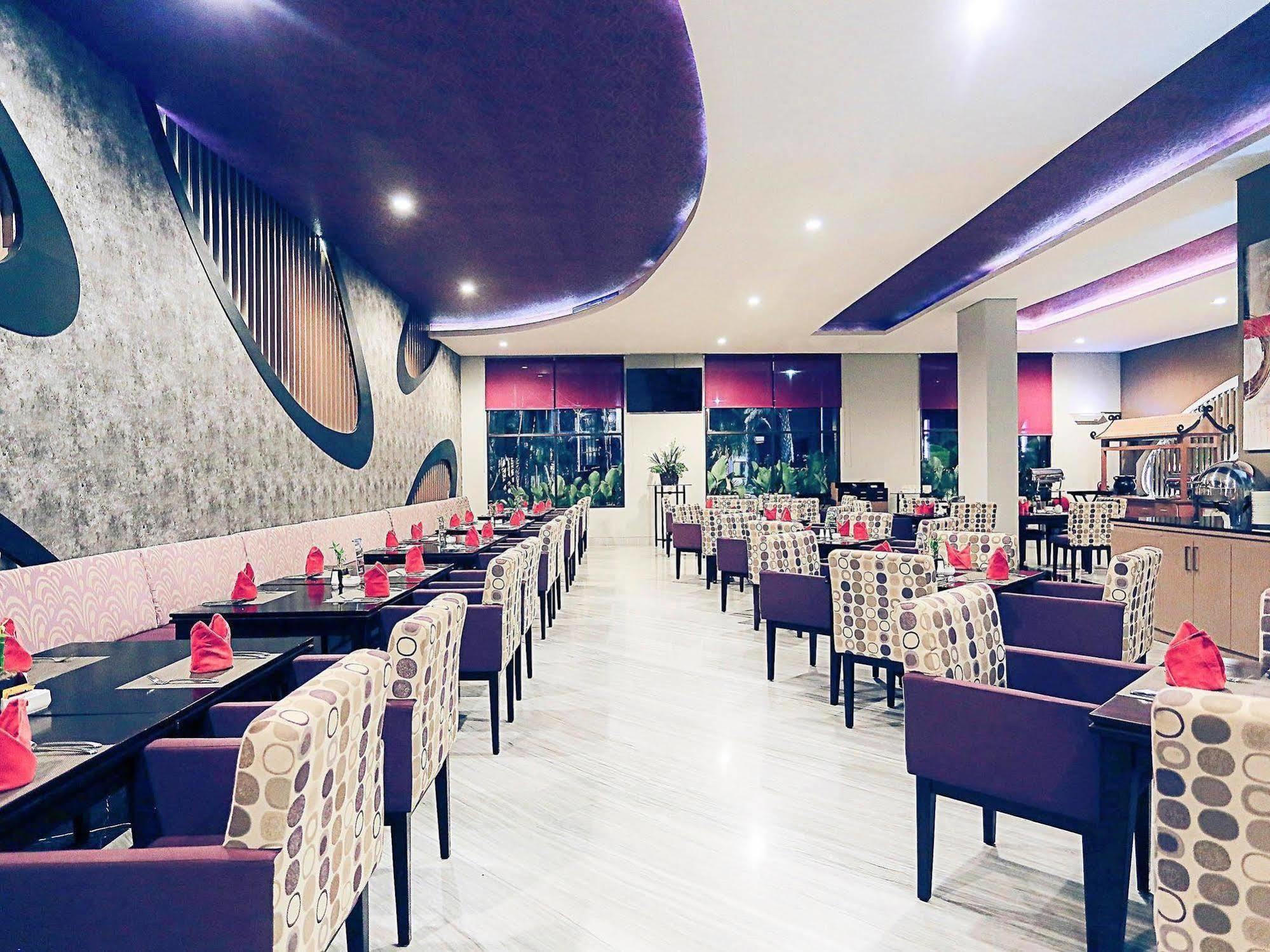 Mercure Palu Ngoại thất bức ảnh
