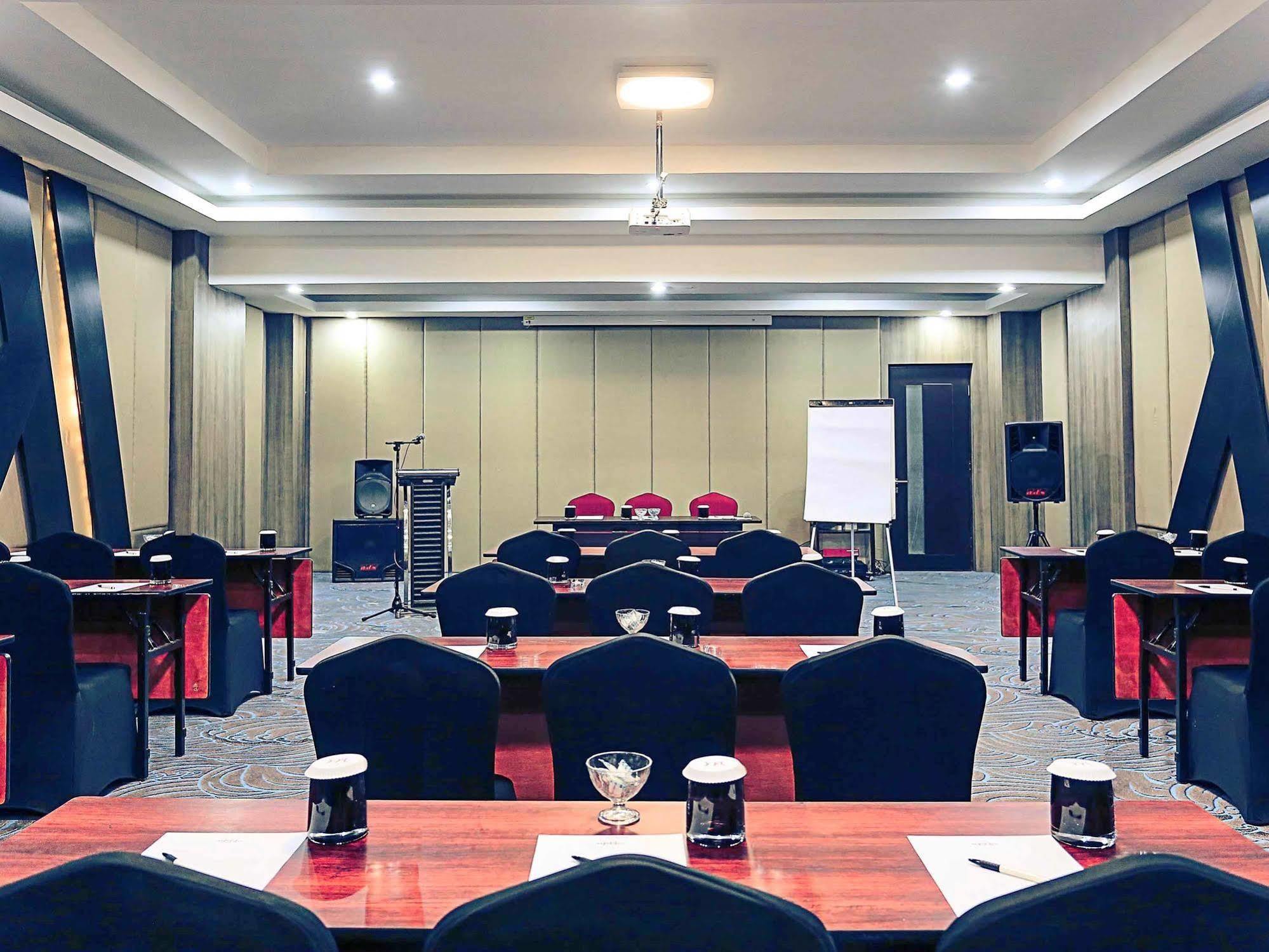 Mercure Palu Ngoại thất bức ảnh